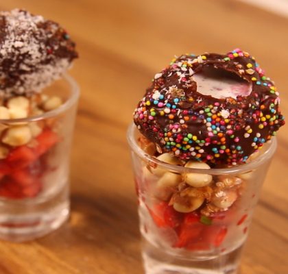 Strawberry and Chocolate Golgappa Recipe