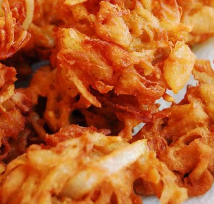 Mumbai style onion Bhajiya recipe by Rasoi Menu